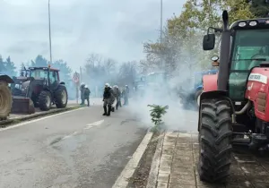Κρήτη: Επεισόδια μεταξύ διαδηλωτών αγροτών και αστυνομικών δυνάμεων