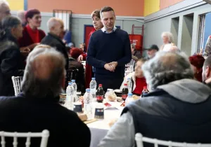 Δ. Αθηναίων: 2.606 «γεύματα αγάπης» σε άστεγους κι ευάλωτους