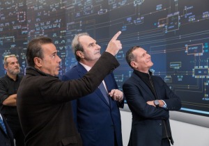 Tο Εθνικό Κέντρο Ελέγχου Ενέργειας του ΑΔΜΗΕ επισκέφθηκε ο υπουργός Ενέργειας