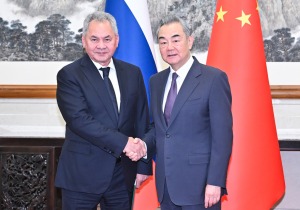 Ρωσία: Συνάντηση Σοϊγκού με τον Κινέζο ΥΠΕΞ Ουάνγκ για ζητήματα ασφαλείας