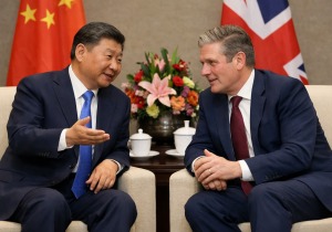 Κίνα: Ο πρόεδρος Σι υποδέχεται τον πρωθυπουργό της Βρετανίας Κιρ Στάρμερ