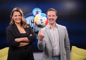 Ο Δ. Μακαλιάς σκίζει το σενάριο και μετατρέπει το GAME TIME σε stand-up show