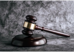 Ολα στο σφυρί! Νέος Πτωχευτικός Κώδικας στα μέτρα των τραπεζών