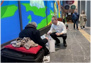 Η «ΑΠΟΣΤΟΛΗ» την Μεγάλη Εβδομάδα στον Γολγοθά του δρόμου