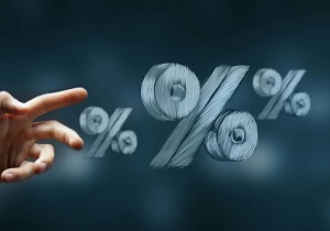 Πιέσεις στα ομόλογα, καμπανάκι ΕΕ για δημοσιονομική πειθαρχία