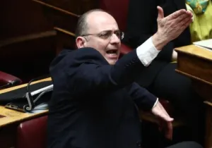 Η αξιοκρατία των "αρίστων" με πτυχία... ΙΕΚ