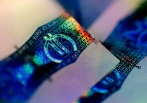 Απόρρητες σαν μετρητά και χωρίς προμήθειες θα είναι οι πληρωμές σύμφωνα με το σχέδιο της Ευρωπαϊκής Κεντρικής Τράπεζας