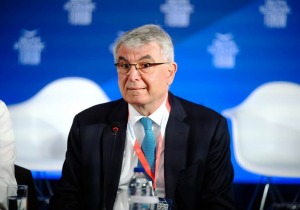 Τσακλόγλου: Η Ελλάδα αποδεικνύει ότι υπάρχει χώρος για υψηλές αμυντικές δαπάνες