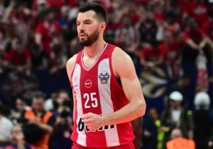 Άλεκ Πίτερς: Ο Ολυμπιακός κοιτά ήδη την επόμενη μέρα καθώς πλησιάζει η Μιλάνο