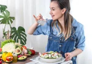 Όχι μόνο νερό! Οι τροφές και τα ποτά για σωστή ενυδάτωση του οργανισμού