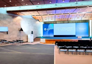 Η Infinitum και η LG Hellas αναβαθμίζουν τεχνολογικά τις συνεδριακές εγκαταστάσεις της HELLENiQ Petroleum