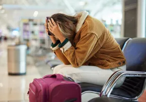 Με το διαβατήριο στο χέρι έμειναν δεκάδες Έλληνες επιστήμονες που ζήτησαν να επιστρέψουν στην Ελλάδα, αλλά το πρόγραμμα καταργήθηκε! 