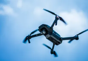 Παραλίες: Έλεγχοι με drones στις παραλίες - Πρόστιμα έως 73.000 ευρώ και σφραγίσεις επιχειρήσεων