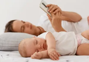 Ψηφιακή γονεϊκότητα: Η αγορά του babytech μετατρέπει τα βρέφη σε πηγή δεδομένων