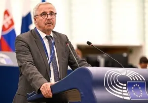 Μανιάτης προς Κομισιόν: «Κυρώσεις για τουρκικές παραβιάσεις στην Αλεξανδρούπολη»