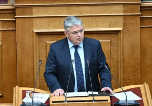 ΝΙΚΗ: Η χώρα καίγεται και ο κ. Μητσοτάκης αυτοθαυμάζεται