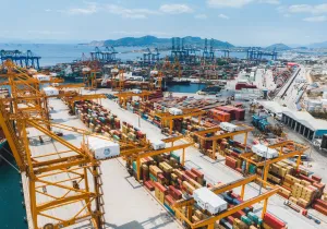 O ΟΛΠ προετοιμάζεται για εξαγορές και επέκταση πέρα από το λιμάνι του Πειραιά