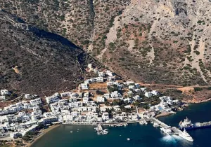 Η Express αποκαλύπτει τη γοητεία της Σίφνου στο βρετανικό κοινό​​​​​​​​​​​