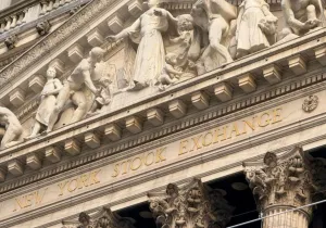 Wall Street: Άνοδος με οδηγό τεχνολογία και ομόλογα – «Βουτιά» 4,2% στο πετρέλαιο