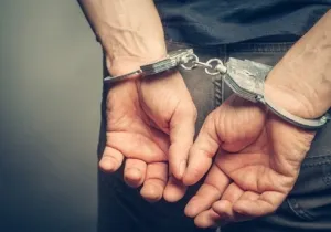 Θεσσαλονίκη: Χειροπέδες σε 60χρονο με ένταλμα σύλληψης και Ερυθρά Αγγελία της Interpol