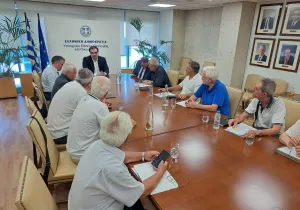 Συνάντηση Πιερρακάκη με συνταξιούχους – Στο τραπέζι επίδομα 400 ευρώ και αλλαγές στην ΕΑΣ