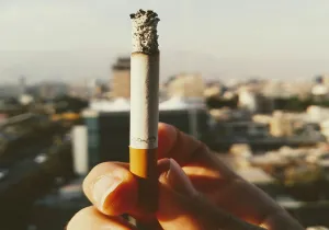 Η νικοτίνη βλάπτει τη ψυχική υγεία των εφήβων - 34% πιθανότητες να εθιστεί κάποιος από την πρώτη ρουφηξιά