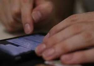 «Νόμιμα τα SMS του υπουργείου για την οδική ασφάλεια – Τι αποφάσισε η Αρχή Προστασίας Δεδομένων»