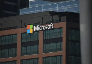 Microsoft: Θα δανειστεί $25 δισ. από τις αγορές ομολόγων για την επέκταση στην AI