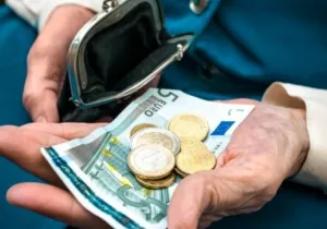 Σε 866,33 ευρώ ανέρχεται ο μέσος όρος των καταβαλλόμενων συντάξεων και εξηγεί εν μέρει γιατί η Ελλάδα είναι με τη Βουλγαρία στις φτωχότερες χώρες της ΕΕ