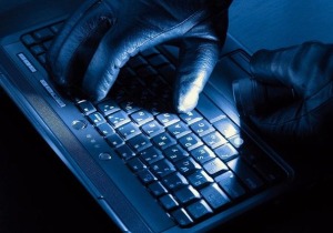 Πανδημία οι ηλεκτρονικές απάτες από χάκερ που αρπάζουν τραπεζικές καταθέσεις