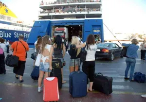 Άπιαστο όνειρο οι καλοκαιρινές διακοπές για έναν στους 2 