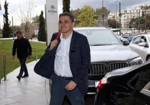 Μείωση αφορολόγητου και συντάξεων