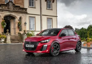 E-208 GTi: Το μικρό Peugeot μετατράπηκε σε ηλεκτρικό πυραυλάκι
