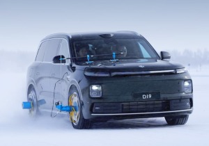 Leapmotor D19: Το SUV που δεν… καταλαβαίνει από σκασμένα λάστιχα