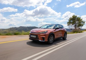 Δοκιμή Lexus LBX 1.5 Hybrid: Το μικρό Lexus με τον μεγάλο χαρακτήρα