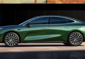 Geely Galaxy Starshine 8: Το υβριδικό που κάνει 1.600 χιλιόμετρα με ένα γέμισμα