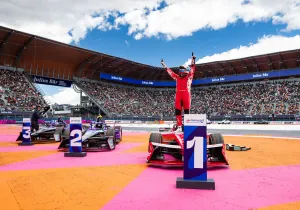 Η Nissan Formula E Team παίρνει την πρώτη της νίκη στην πόλη του Μεξικού