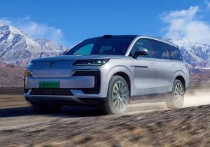 Αυτό είναι το νέο Denza N9 PHEV με αυτονομία 1.300 χλμ