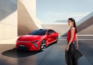 Νέο Chery Exlantix ES 2025 με 710 χλμ. αυτονομία και φόρτιση-ρεκόρ σε 9′!