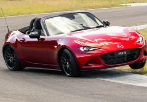 Μπαίνει στη πρίζα το MX-5;