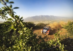 ΕΚΟ Rally Acropolis: Oι Thierry Neuville και Takamoto Katsuta ταχύτεροι στο shakedown