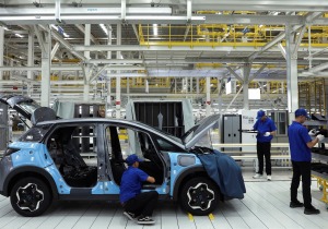 Μπήκαμε στο εργοστάσιο της BYD – Η Tesla έχει κάθε λόγο να ανησυχεί [video]