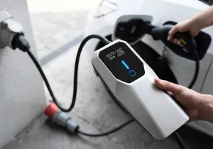 Οικιακός φορτιστής EV με μόλις €60: Αξίζει πραγματικά;