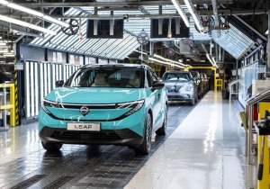 Μέσα στη γραμμή παραγωγής του νέου Nissan LEAF στο Sunderland – [video]