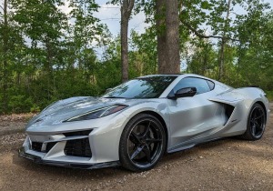 Η Corvette E-Ray φτάνει στην Ευρώπη: Ένα υβριδικό θαύμα με υψηλό τίμημα