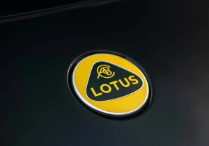 Ισχυροί «κραδασμοί» για την Lotus