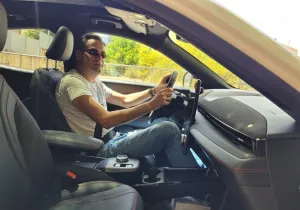 Mustang Mach-E: Γοητεύει άτομο με ολική απώλεια όρασης