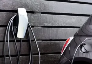 Τα wallboxes της Tesla γίνονται πιο «έξυπνα»