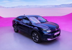 Τα Citroen C4 και C4 X κάνουν εμφάνιση στο Παρίσι με νέο προφίλ [video]