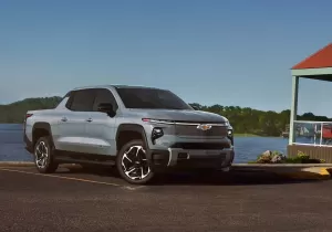 Το ηλεκτρικό Chevrolet Silverado έχει αυτονομία έως 792 χλμ